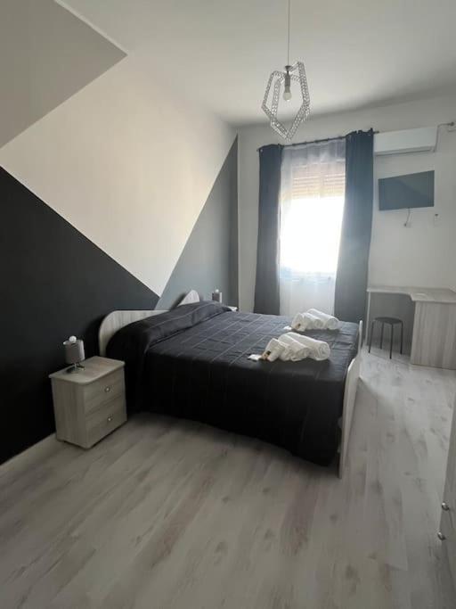 Tommy House * Catania
